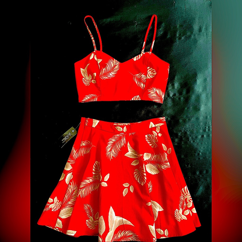 Saratoga Sundress red and beige flower pattern two piece